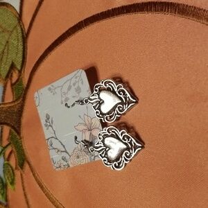YOU HAVE MY HEART❣️Dangling silver heart earrings. New.